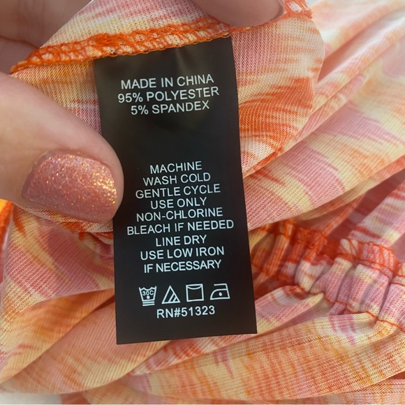 Vince Camuto Yellow/Orange/Red Sunburst Pattern Blouse with Side Ruching XL - Picture 12 of 12